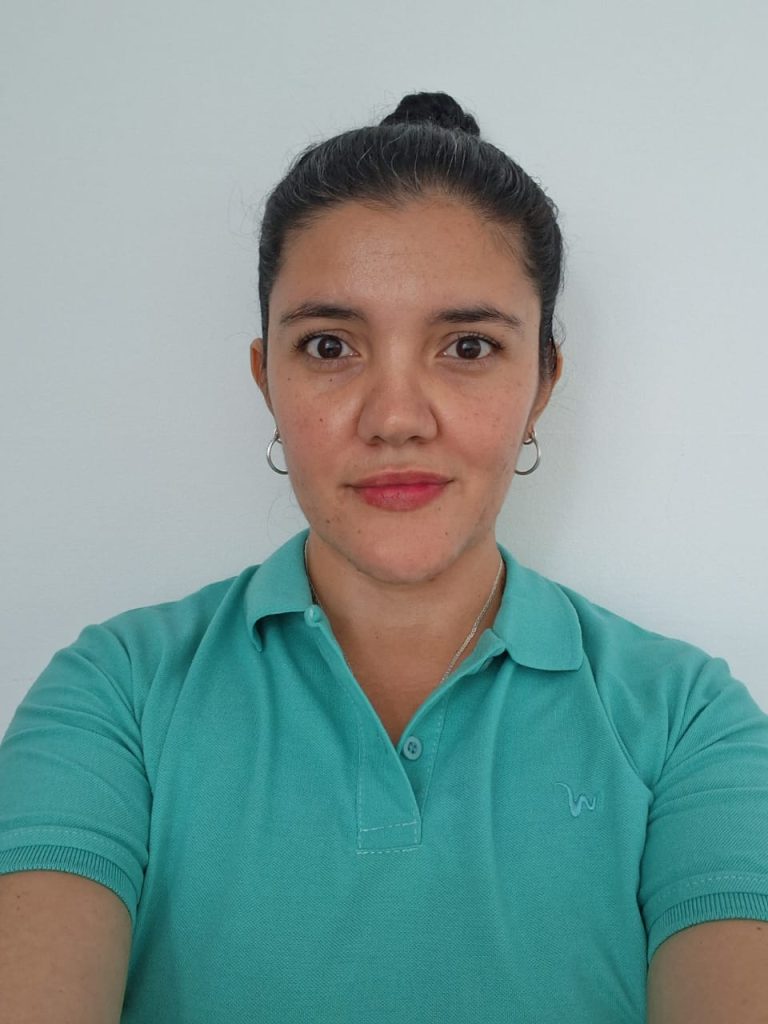 Paola Andrea Giraldo Pelaez 
Secretaria Auxiliar